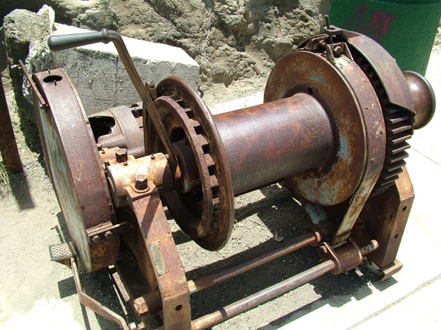 Old winch at Diamond Head